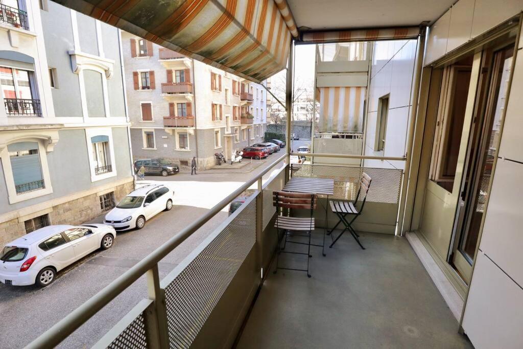 Comfortable, Very Well Located Between Train Station And Lake! Losanna Esterno foto
