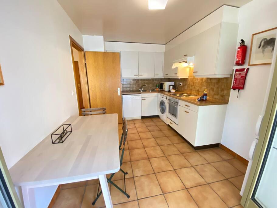 Comfortable, Very Well Located Between Train Station And Lake! Losanna Esterno foto