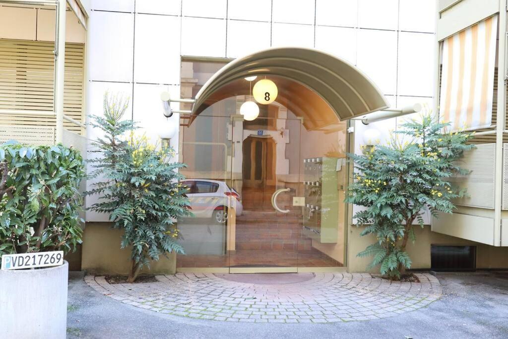 Comfortable, Very Well Located Between Train Station And Lake! Losanna Esterno foto