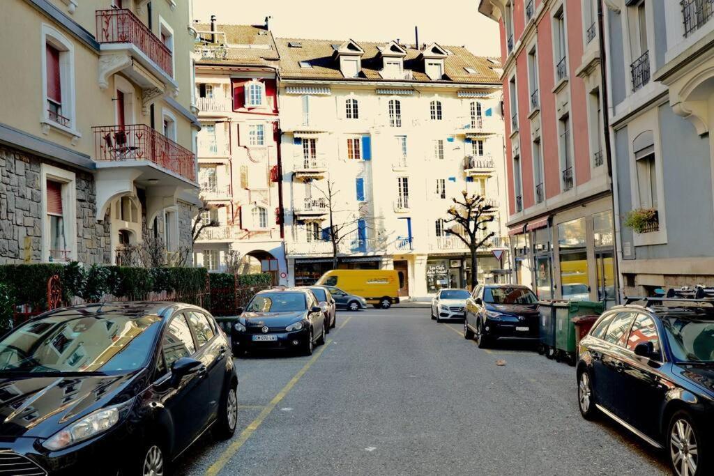 Comfortable, Very Well Located Between Train Station And Lake! Losanna Esterno foto